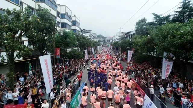 太阳神赞助2023湖南石门壶瓶山大峡谷马拉松比赛