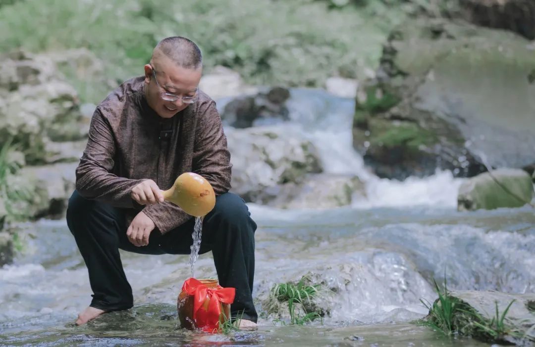 绿之韵集团安化小九溪取水仪式圆满礼成