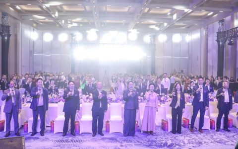 绿之韵胡国安出席长沙市内地港人联谊会成立一周年庆典暨会员联谊活动