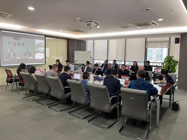 康美药业召开“学习贯彻落实全国两会精神”专题报告会