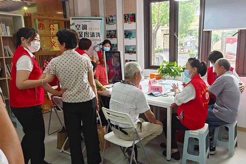 为基层社区注入健康活力，新时代健康中国志愿服务行动走进上海浦东