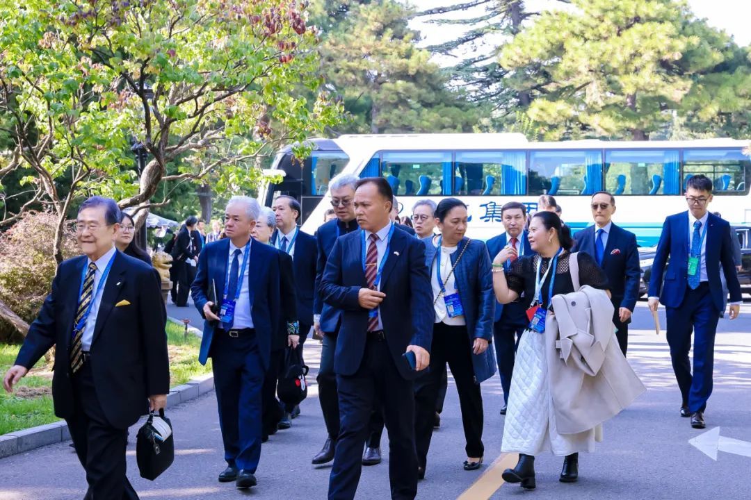 古润金出席中国国际友好大会暨中国人民对外友好协会成立70周年纪念活动