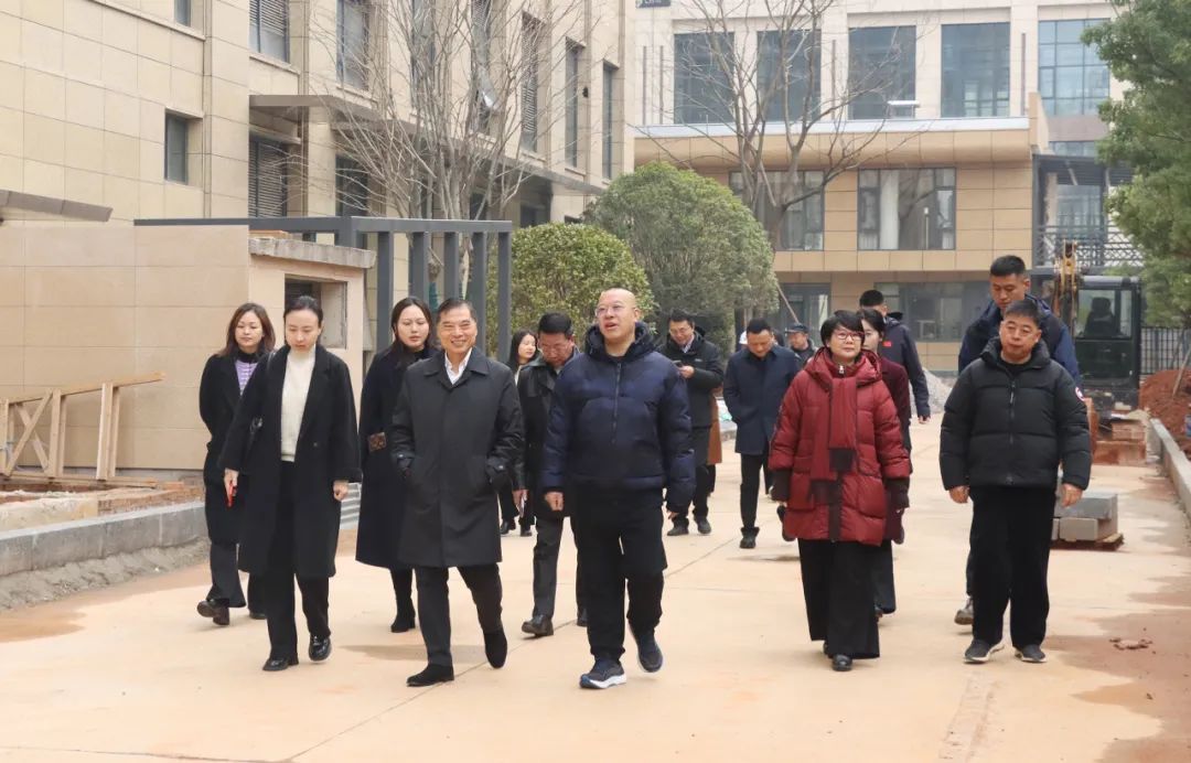 香港特区政府驻湖南联络处主任李锦雄一行莅临绿之韵走访调研